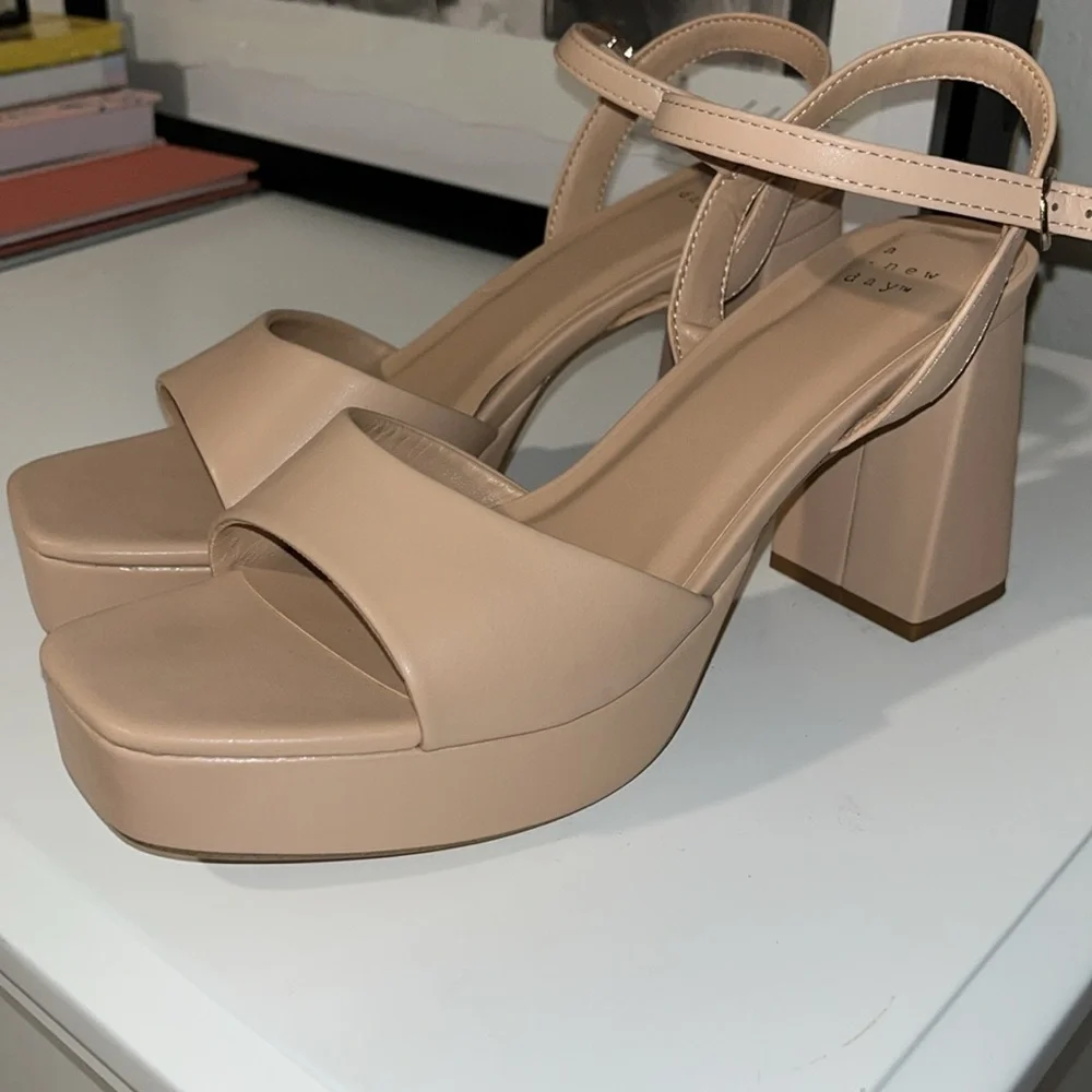 A new day women’s size 9.5 platform nude heel - Picture 3 of 5